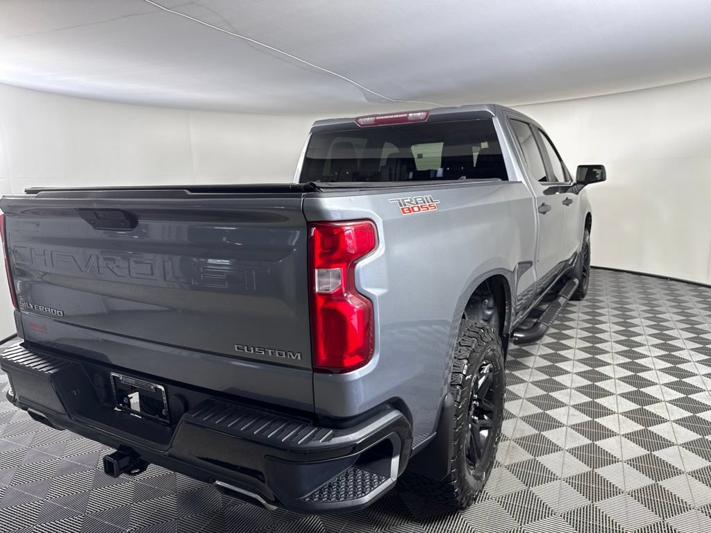 Used 2019 Chevrolet Silverado 1500 Custom Trail Boss w/ Custom Convenience Package AWD/4WD image 5