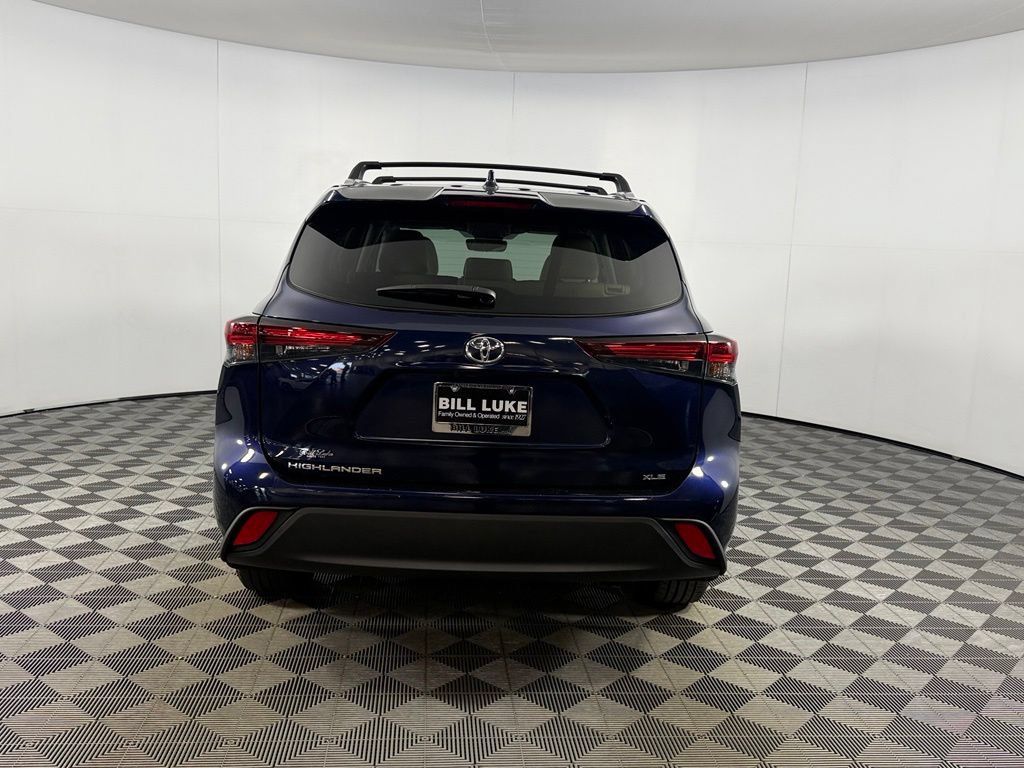 Used 2024 Toyota Highlander XLE FWD image 8