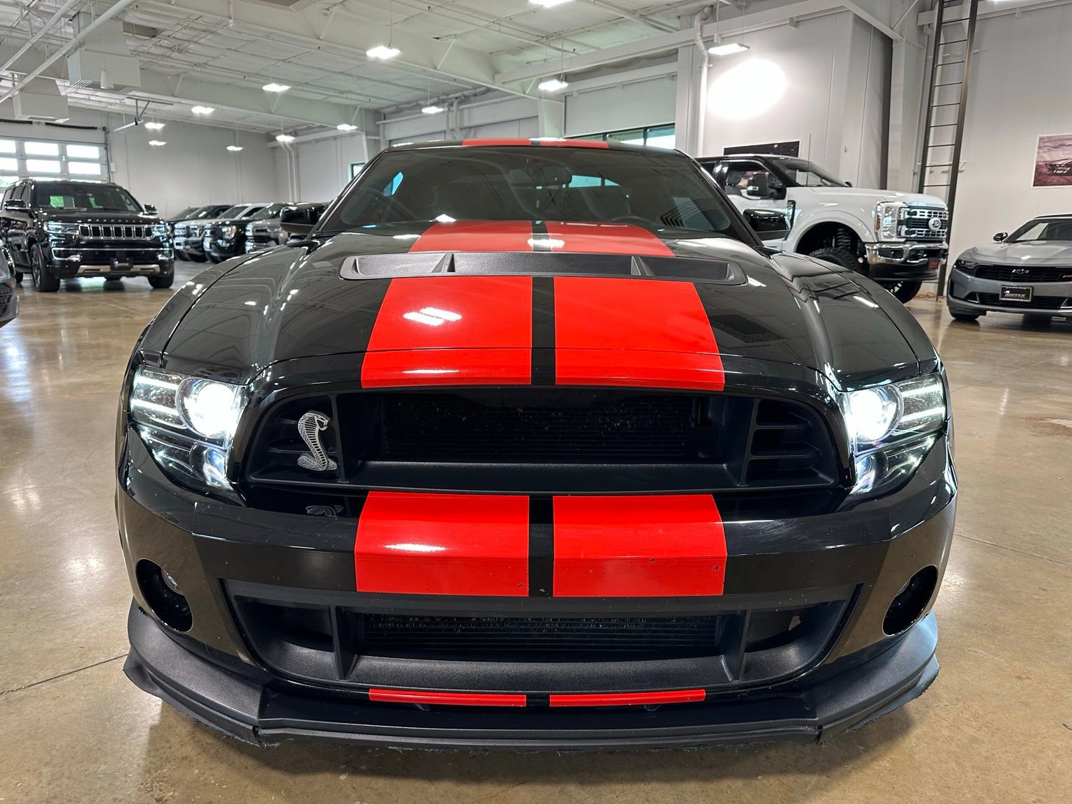 Used 2014 Ford Mustang Shelby GT500 w/ Equipment Group 821A RWD image 2