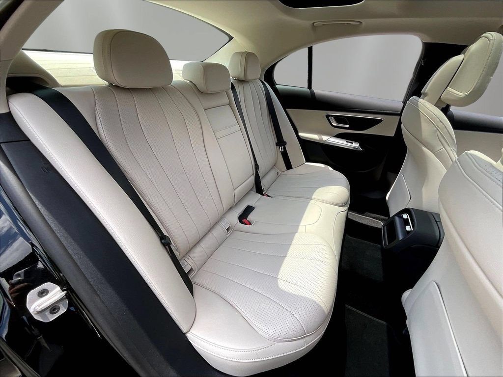Used 2025 Mercedes-Benz E 450 4MATIC Sedan w/ Winter Package image 27