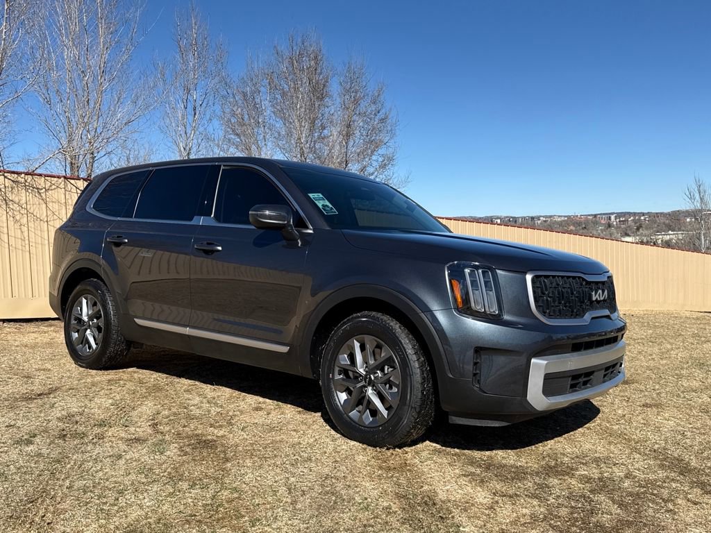 Used 2024 Kia Telluride LX image 1