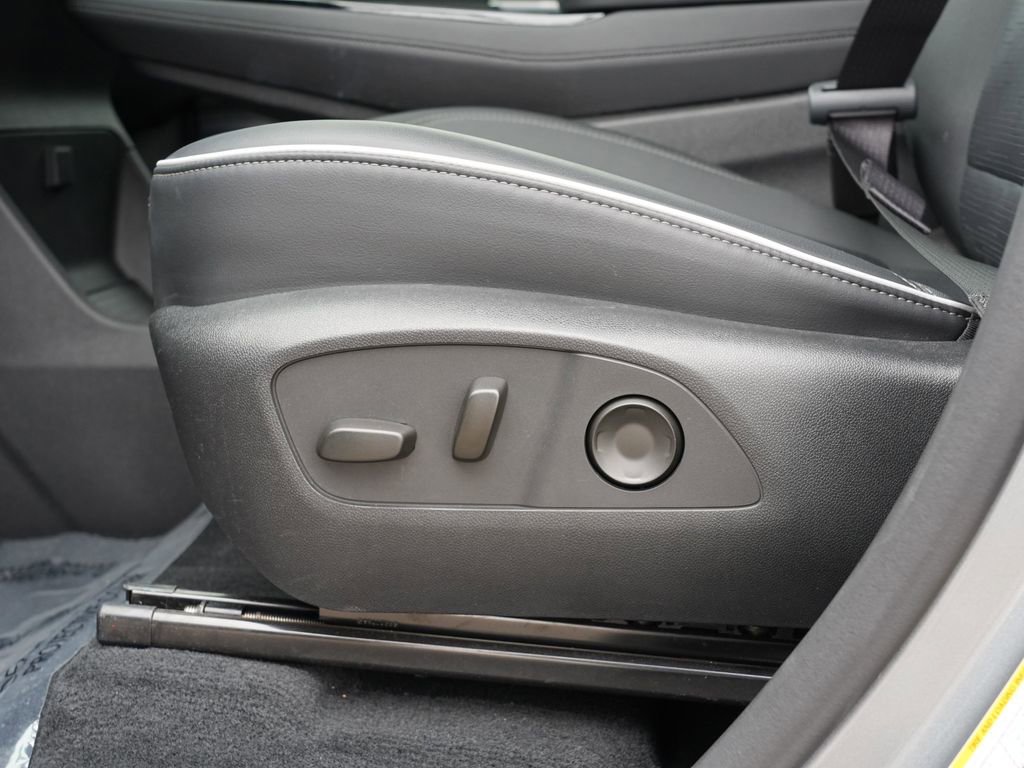 Used 2025 Buick Enclave Sport Touring image 15