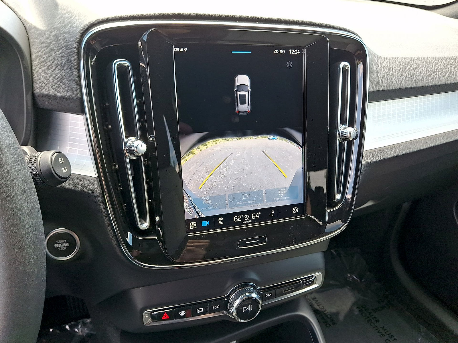 Used 2024 Volvo XC40 B5 Core AWD/4WD image 15