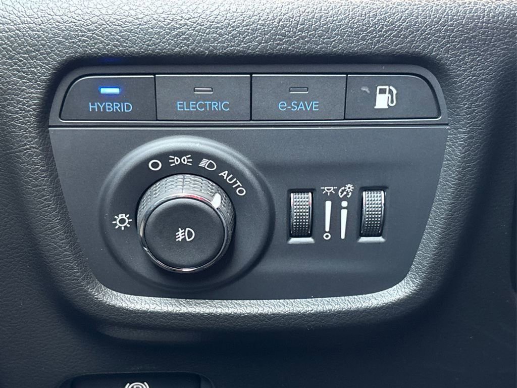 Used 2024 Jeep Grand Cherokee Trailhawk w/ Advanced Protech Group II image 30