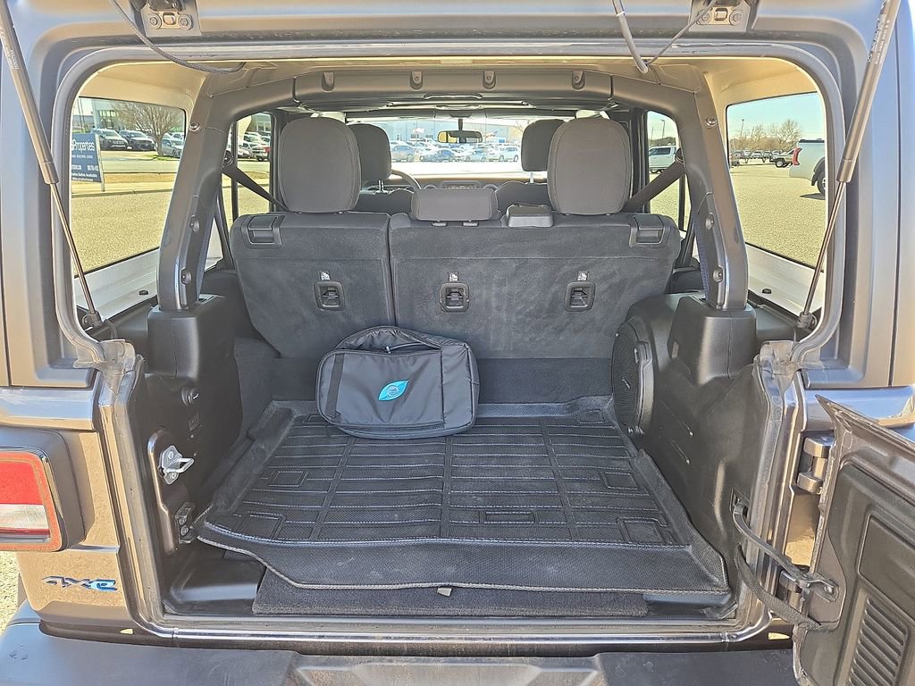Used 2023 Jeep Wrangler Unlimited image 15