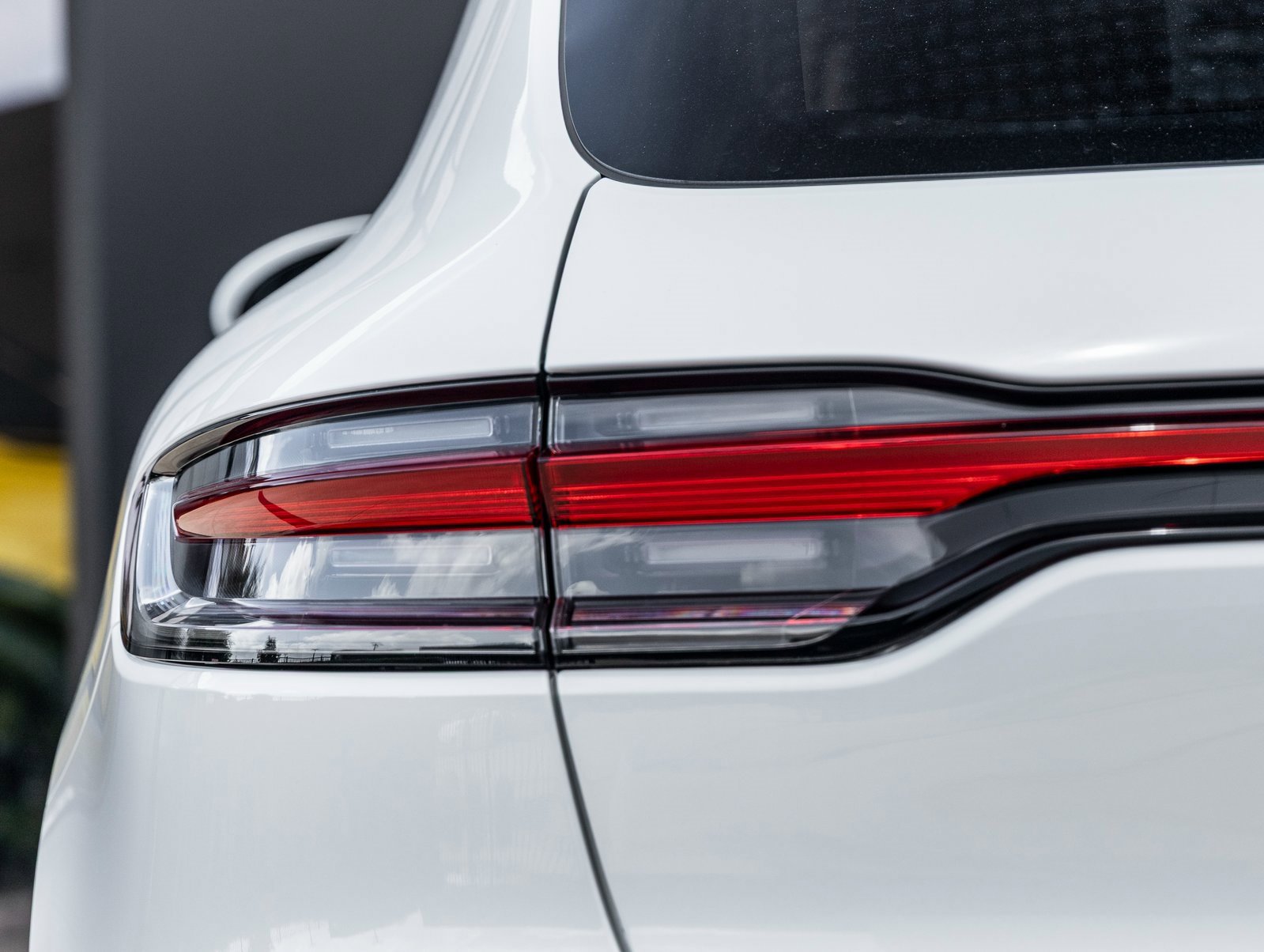 Used 2025 Porsche Macan image 14