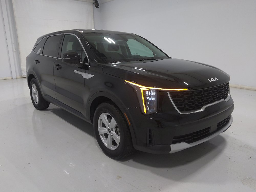 Used 2024 Kia Sorento LX FWD image 13