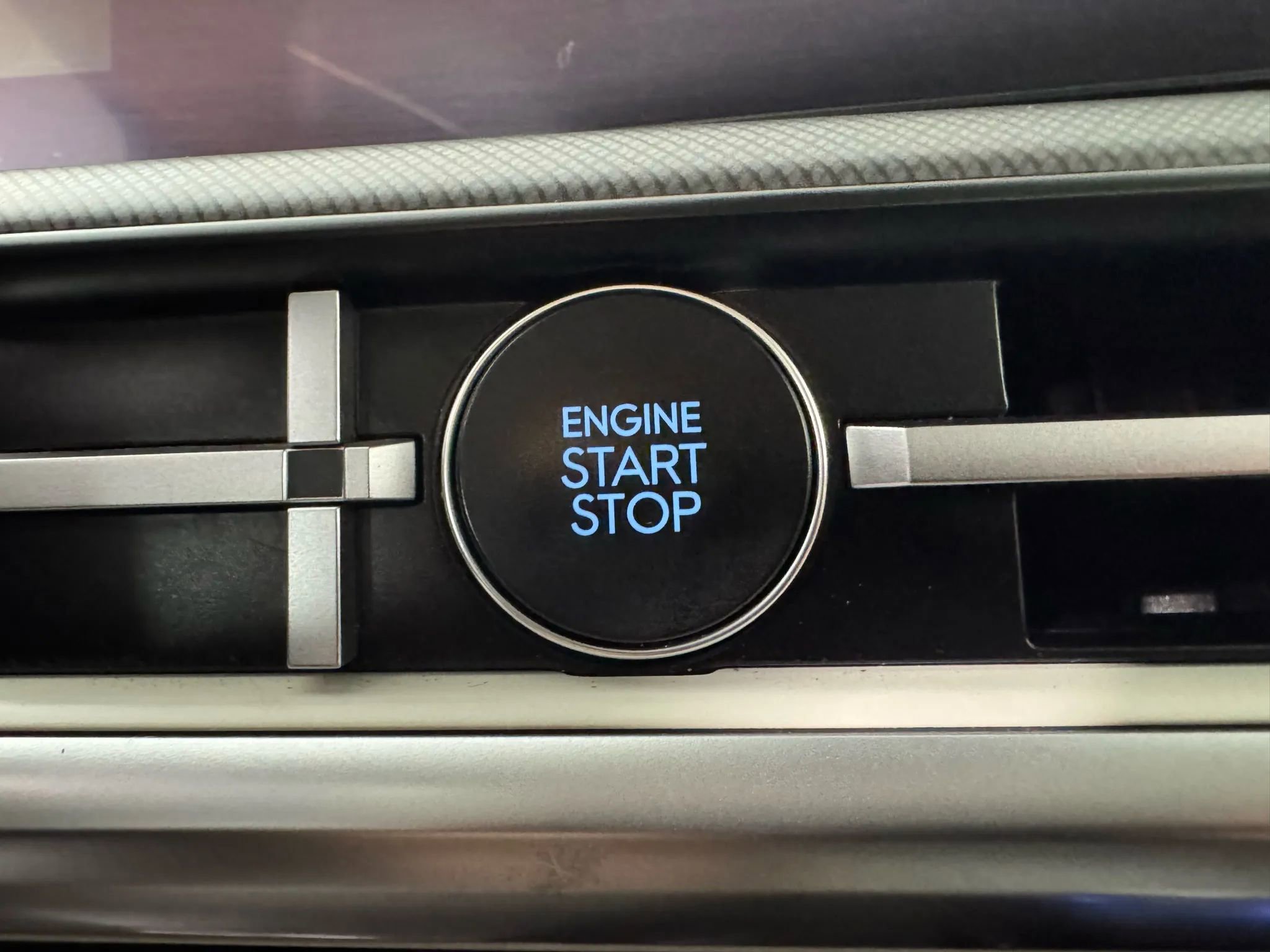 Used 2024 Hyundai Santa Fe SE image 17