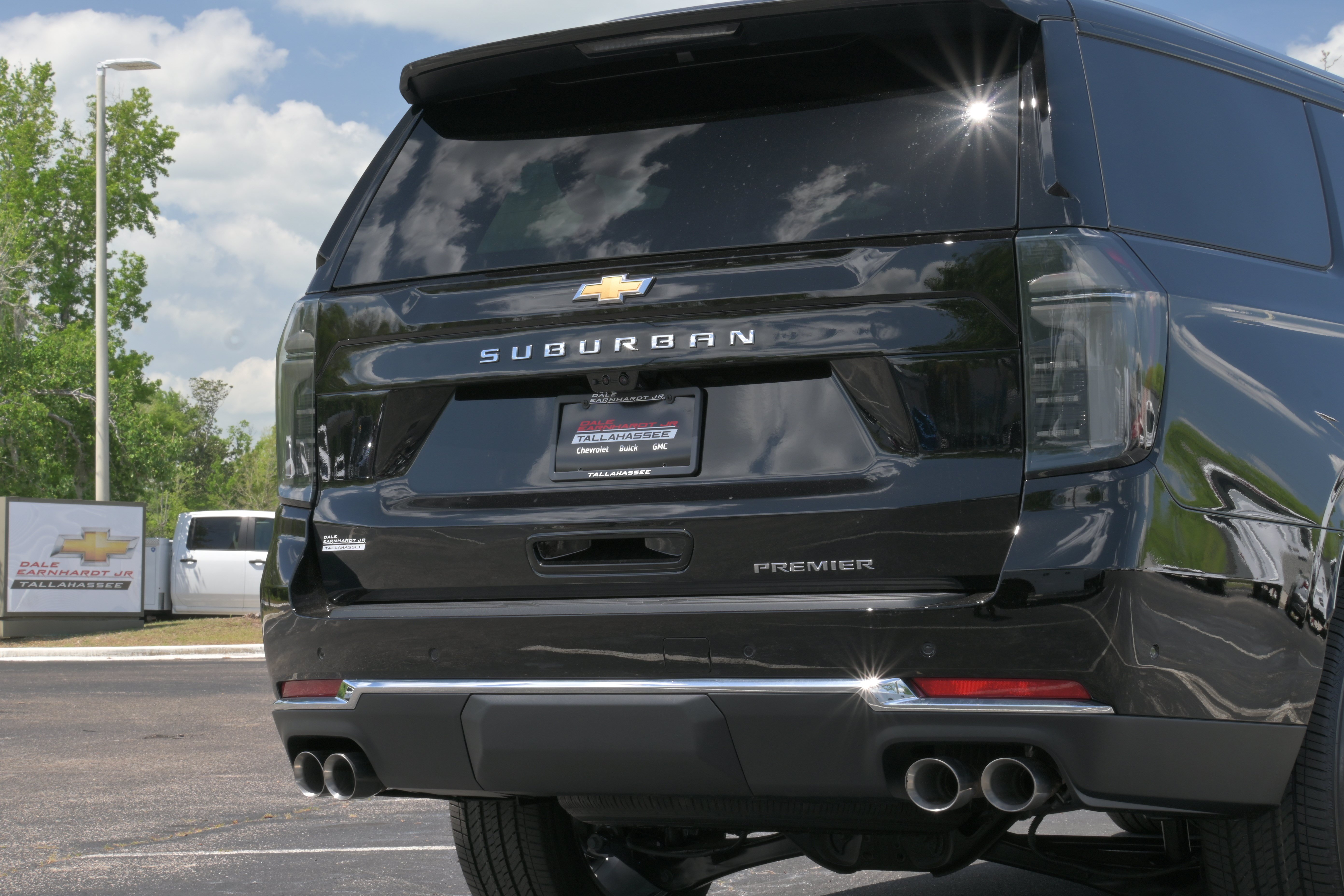 New 2026 Chevrolet Suburban Premier AWD/4WD image 40