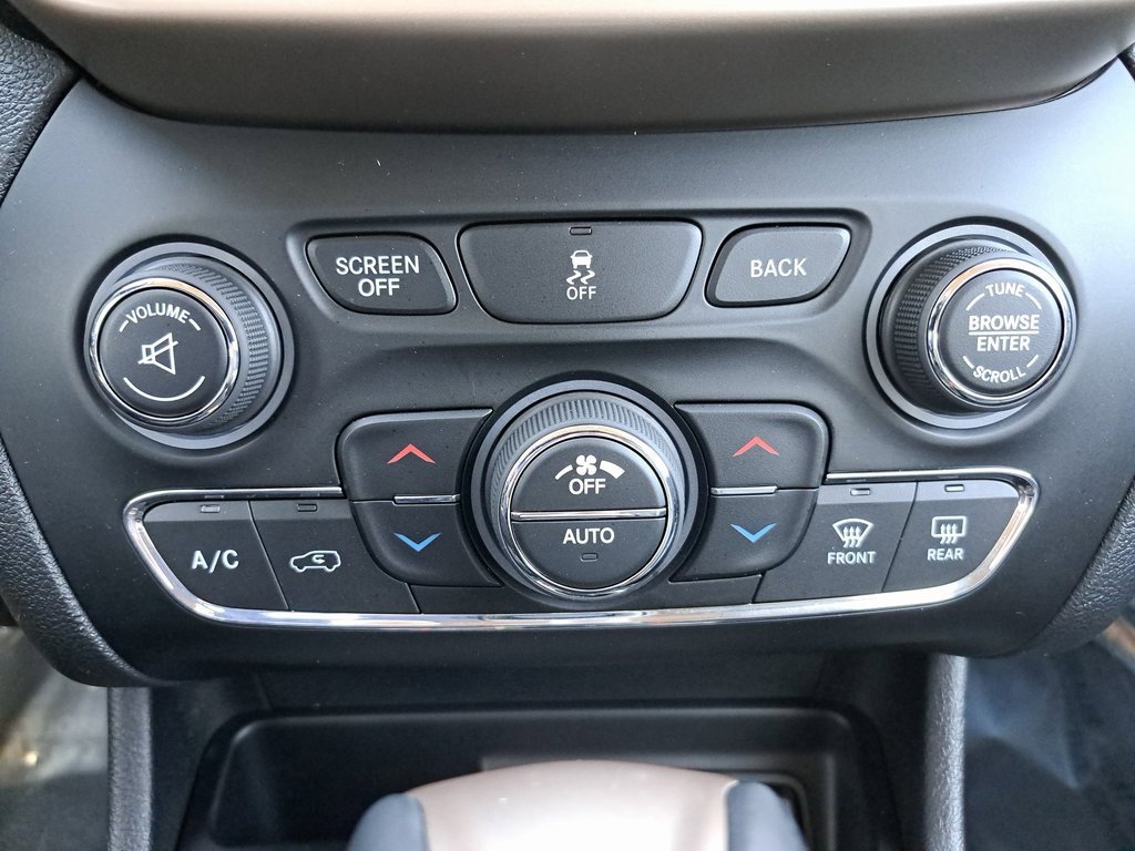 Used 2017 Jeep Cherokee Limited image 20