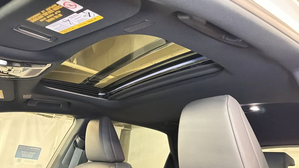 Certified 2025 Lexus RX 350 Premium w/ Accessory Package (A2) image 5