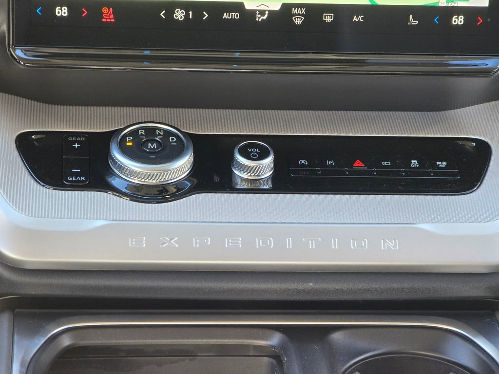 New 2026 Ford Expedition Active RWD image 17