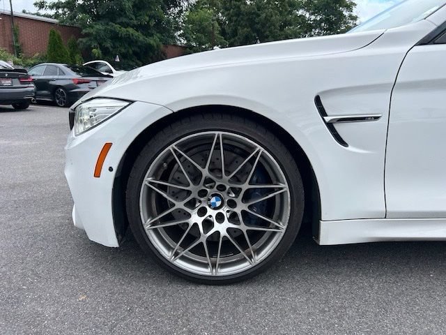 Used 2017 BMW M4 Convertible RWD image 10