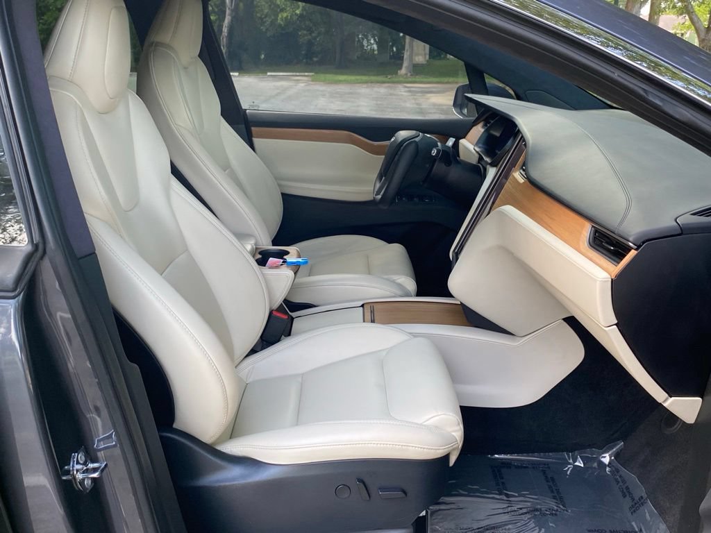 Used 2021 Tesla Model X Long Range AWD/4WD image 18