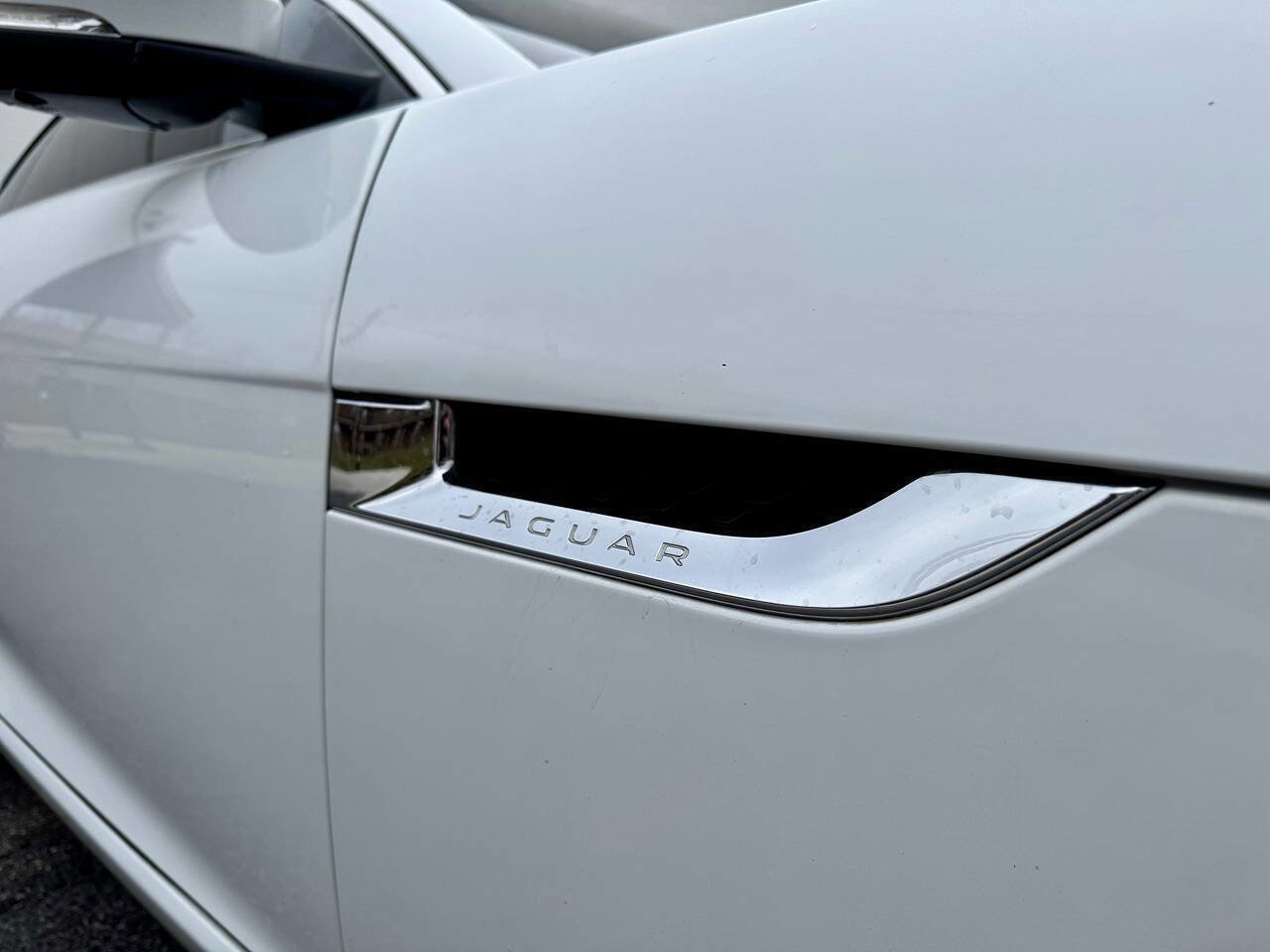 Used 2017 Jaguar F-TYPE Premium 2dr Coupe 8A image 10