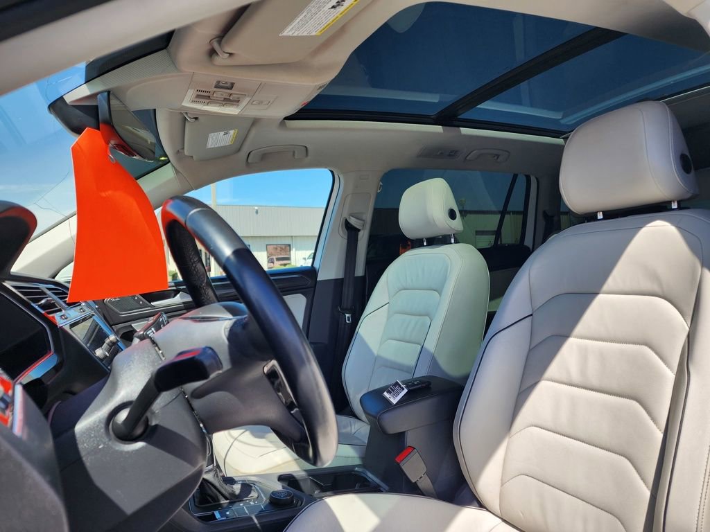 Used 2019 Volkswagen Tiguan SEL Premium image 16