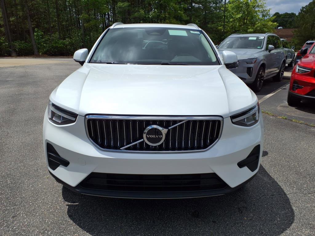 New 2025 Volvo XC40 B5 Core w/ Protection Package Premier image 10