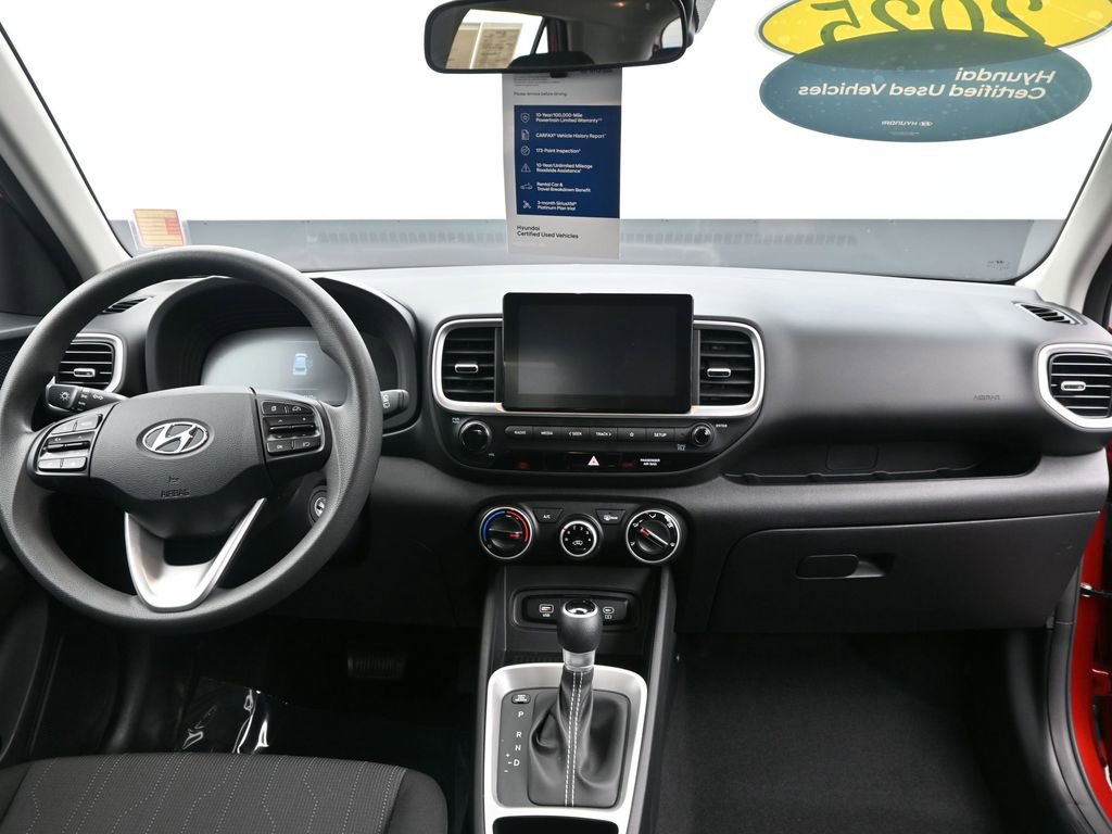Certified 2025 Hyundai Venue SE image 12