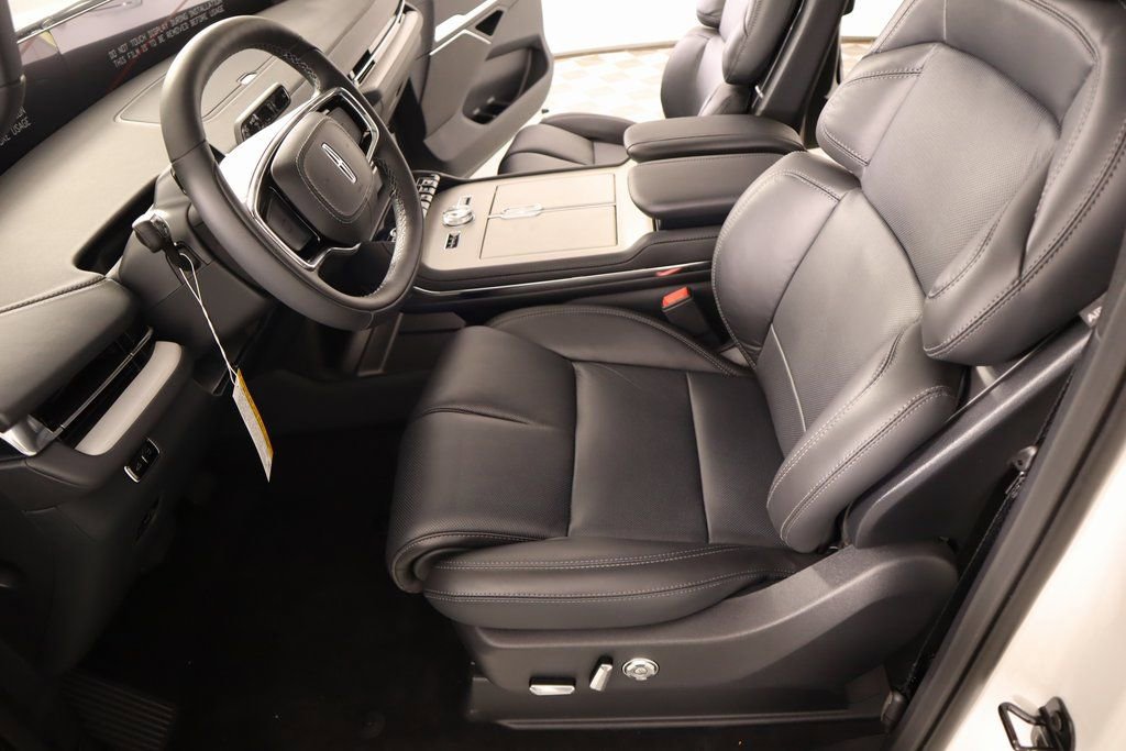 New 2025 Lincoln Navigator Reserve w/ Jet Appearance Package image 11