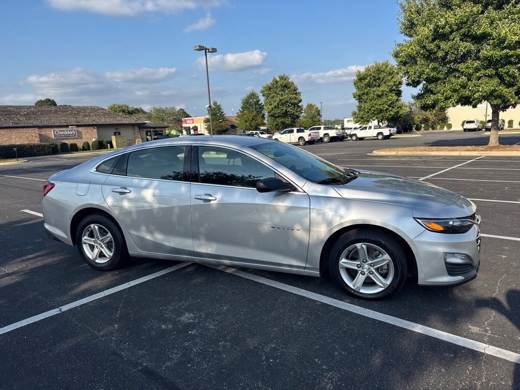 Used 2022 Chevrolet Malibu LS FWD image 4