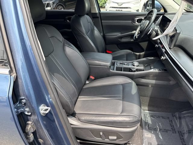 Used 2025 Kia Sorento EX AWD/4WD image 9