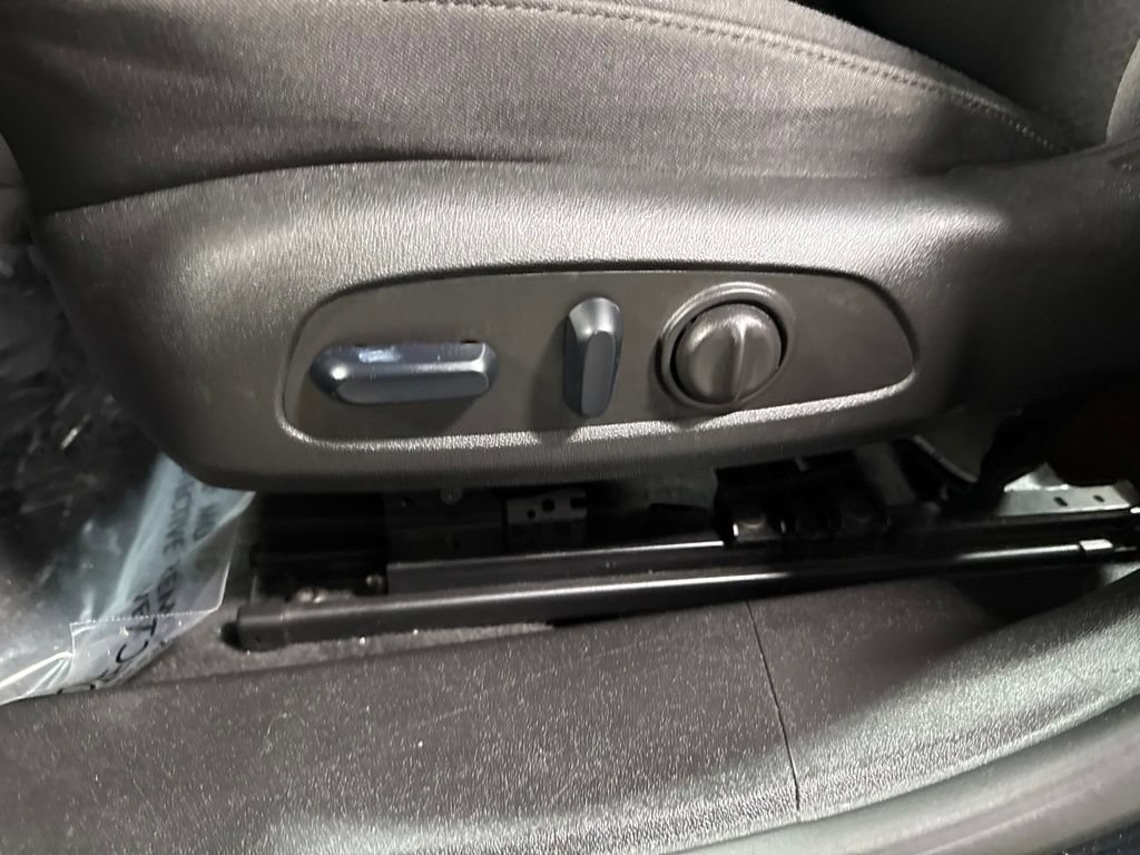 Used 2024 Chevrolet Malibu LT FWD image 21