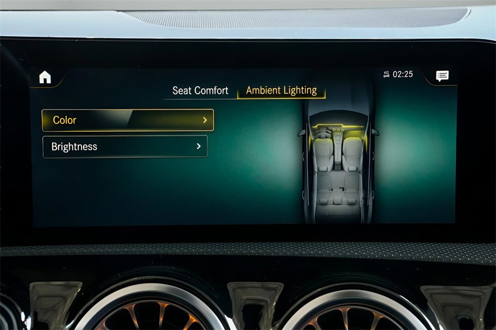 Used 2023 Mercedes-Benz CLA 250 4MATIC image 40