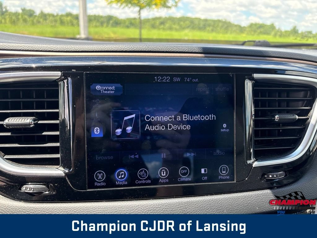 Used 2017 Chrysler Pacifica Touring-L Plus FWD image 26