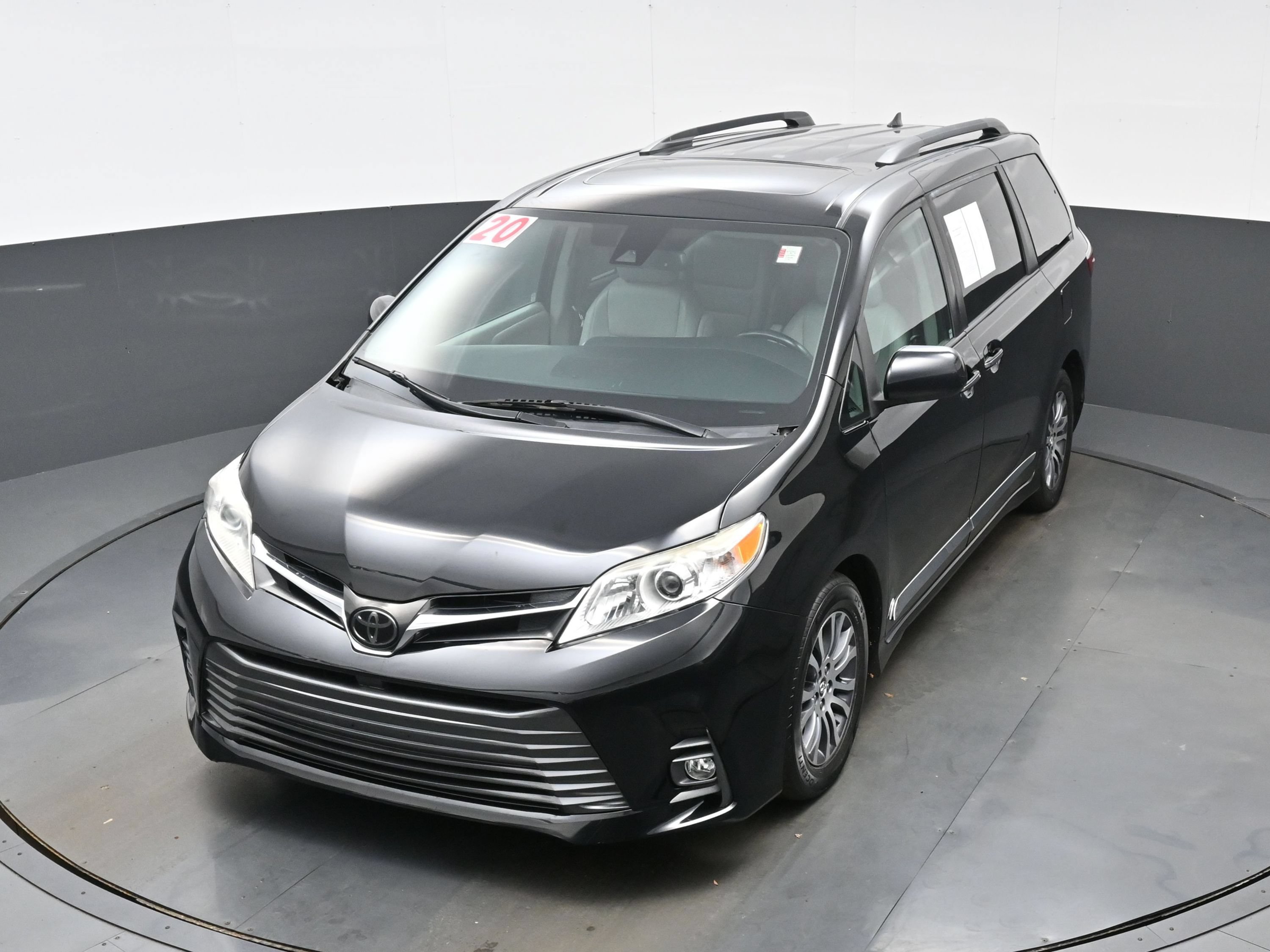 Used 2020 Toyota Sienna XLE FWD image 35