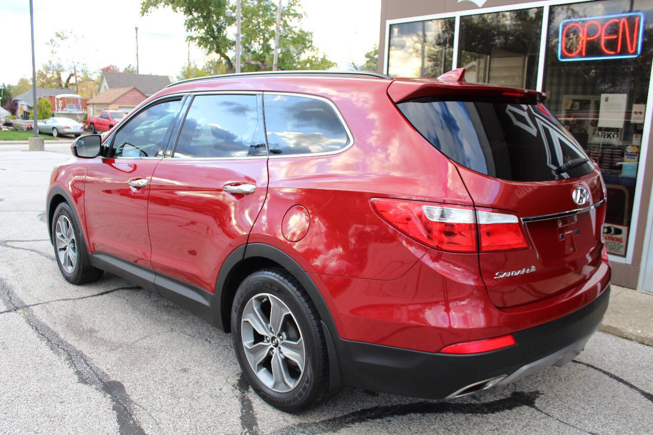 Used 2016 Hyundai Santa Fe SE w/ Cargo Package image 7