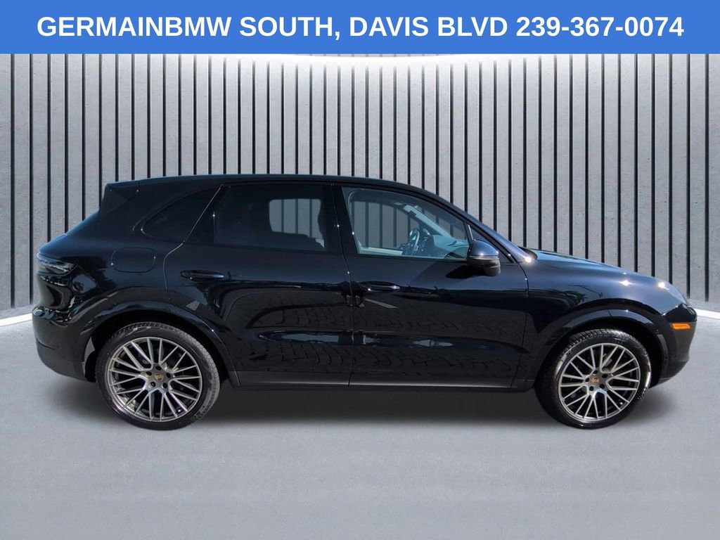 Used 2022 Porsche Cayenne S AWD/4WD image 4