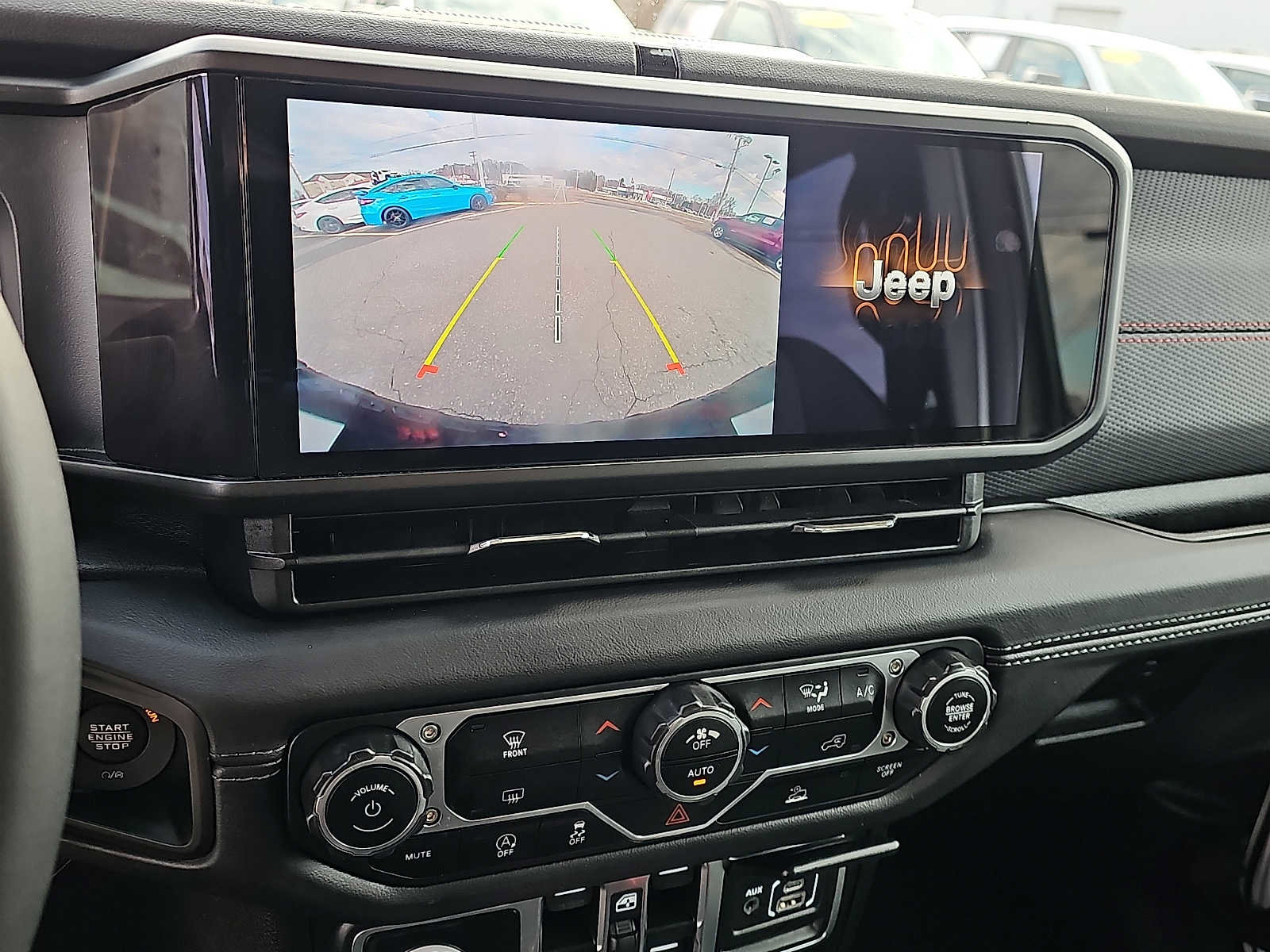 Used 2025 Jeep Wrangler Unlimited Rubicon image 18