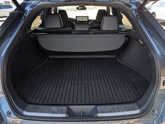 Used 2023 Toyota Venza XLE AWD/4WD image 16