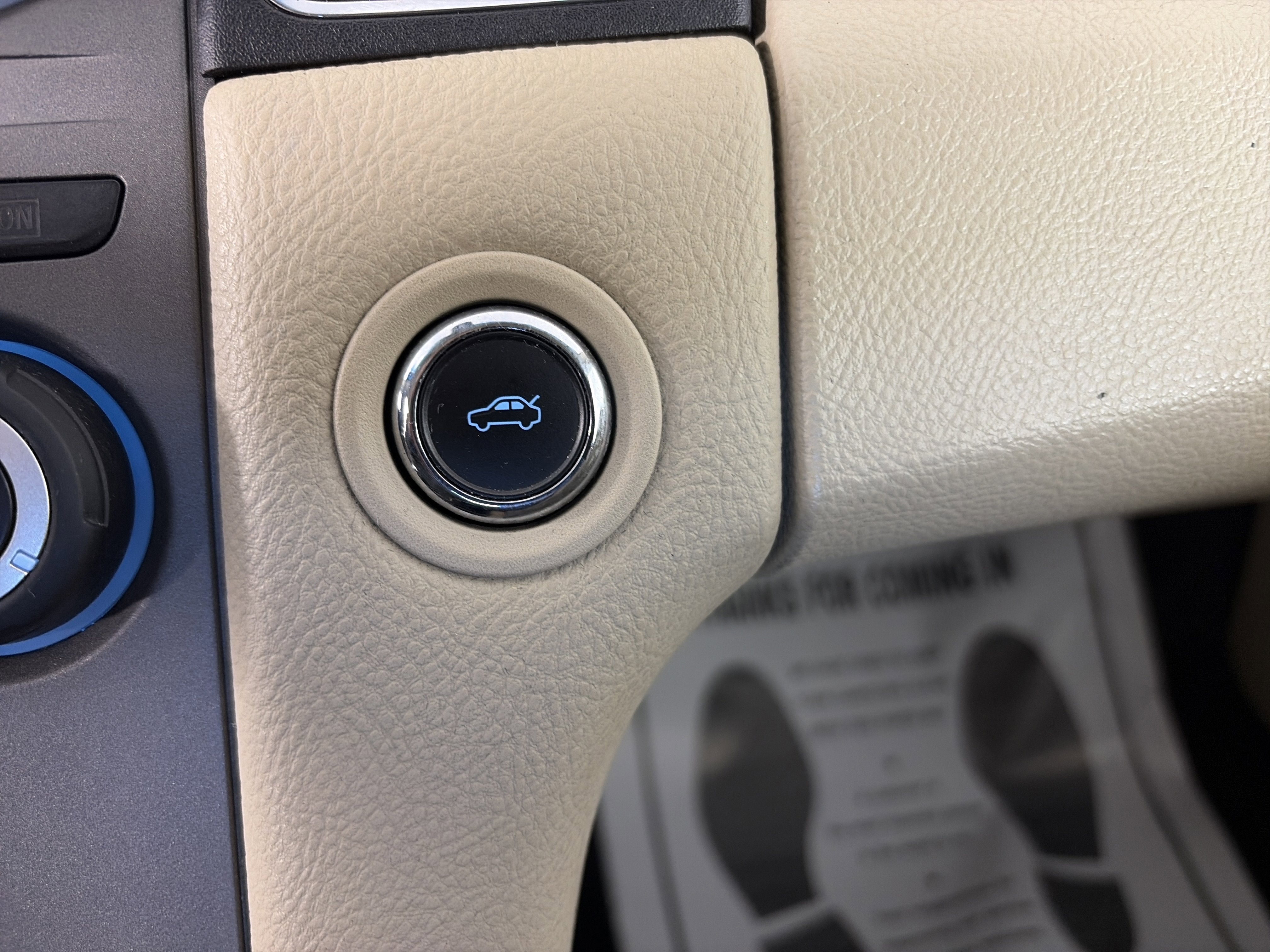 Used 2013 Ford Taurus SE image 22