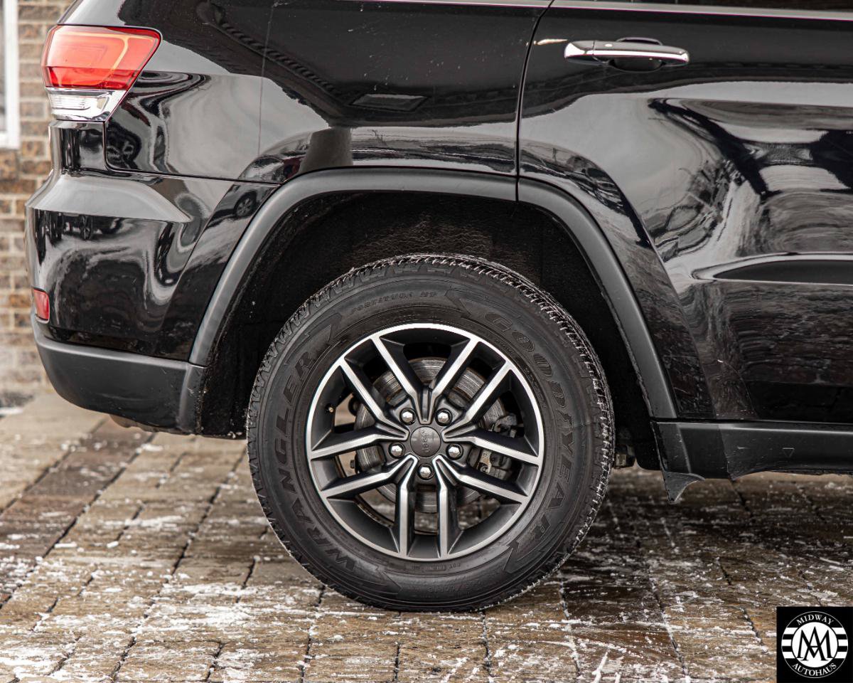 Used 2019 Jeep Grand Cherokee Limited AWD/4WD image 9