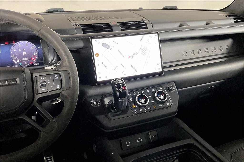 Used 2023 Land Rover Defender 110 V8 image 5