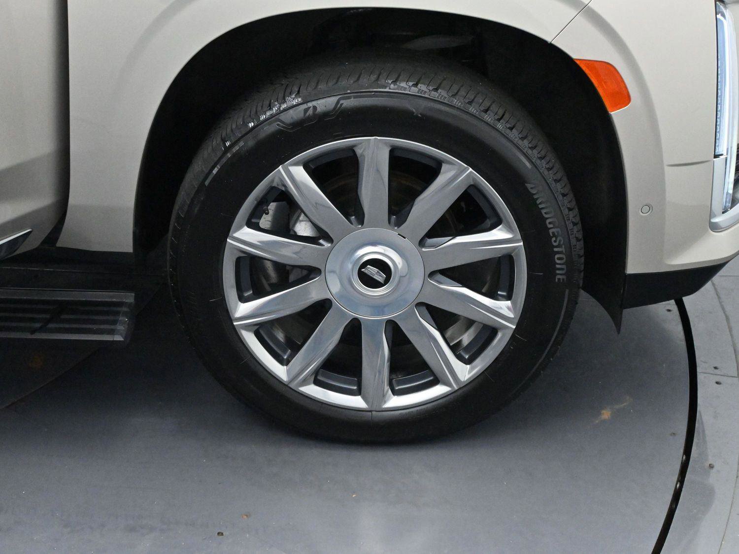 Certified 2024 Cadillac Escalade ESV Premium Luxury Platinum w/ Heavy-Duty Trailer Package image 41