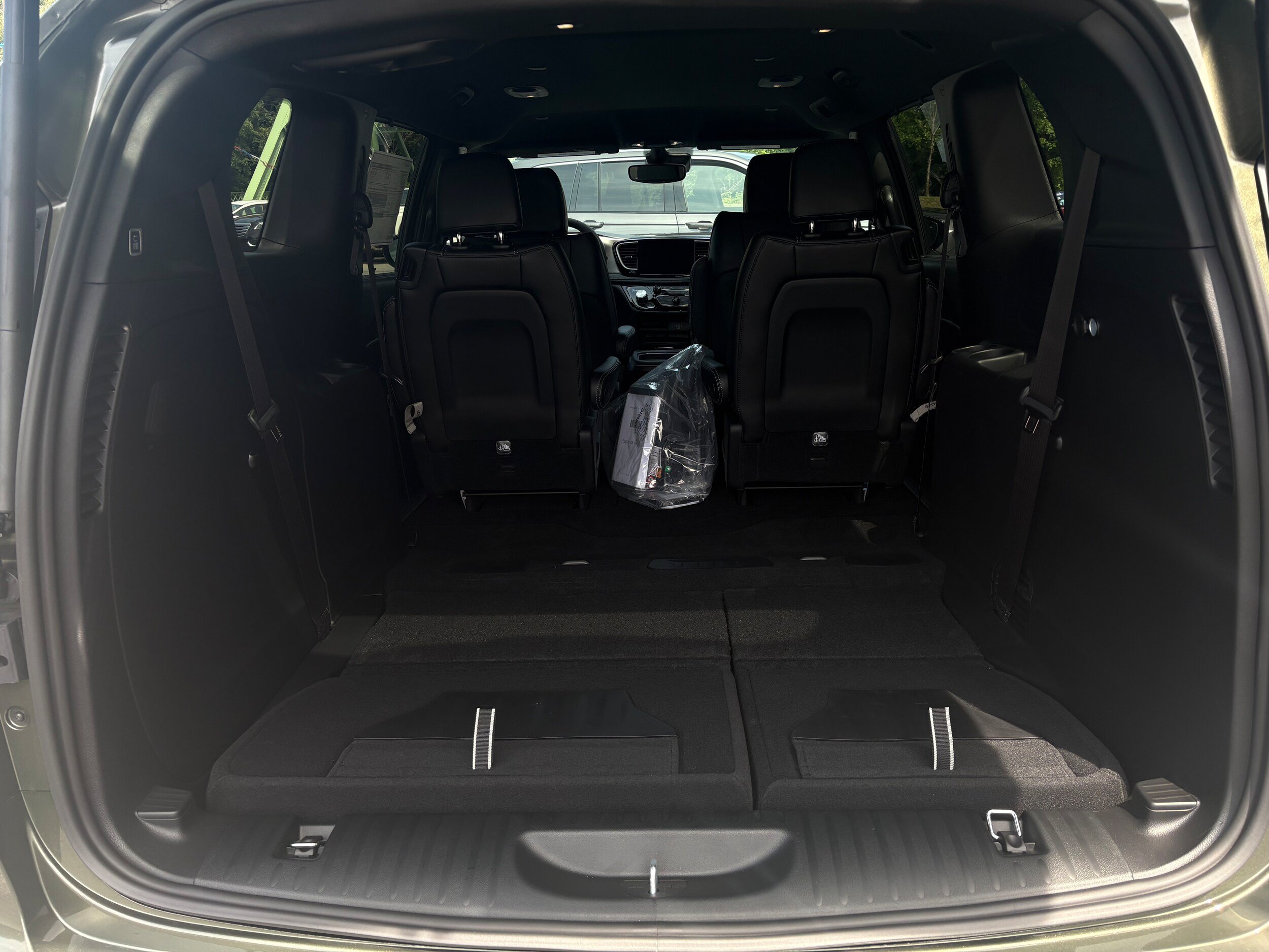 New 2027 Chrysler Pacifica Select FWD image 12