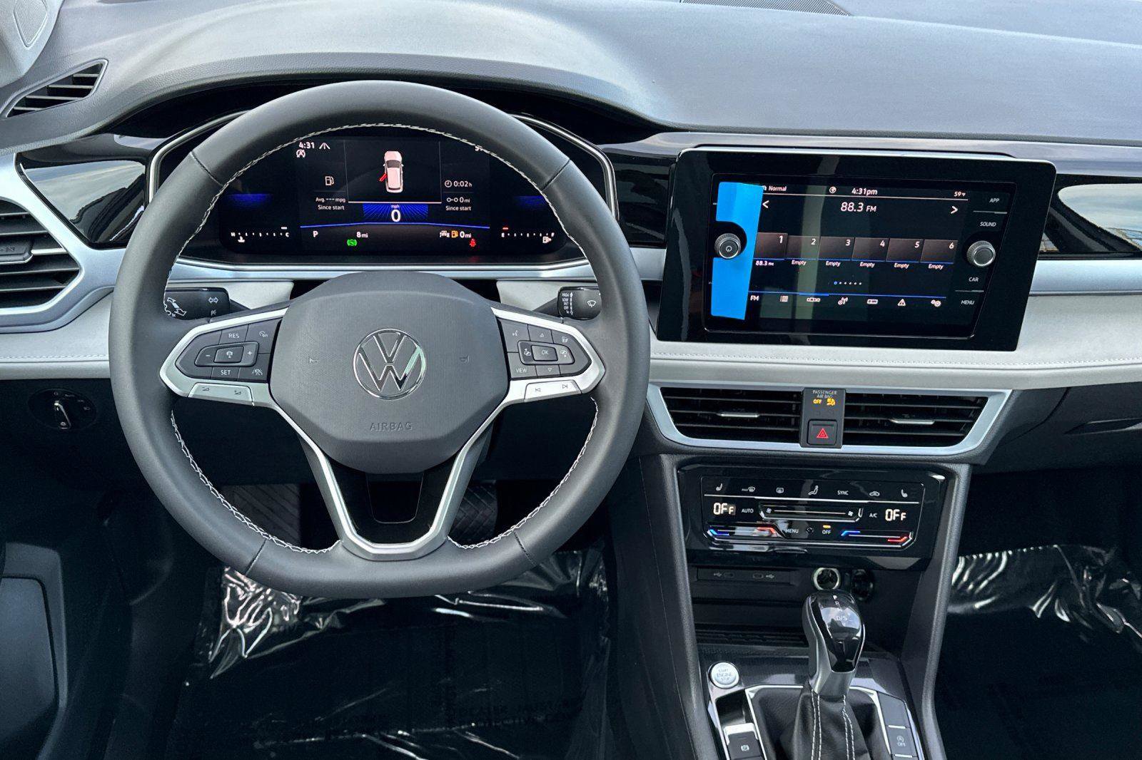 New 2026 Volkswagen Taos SE AWD/4WD image 13