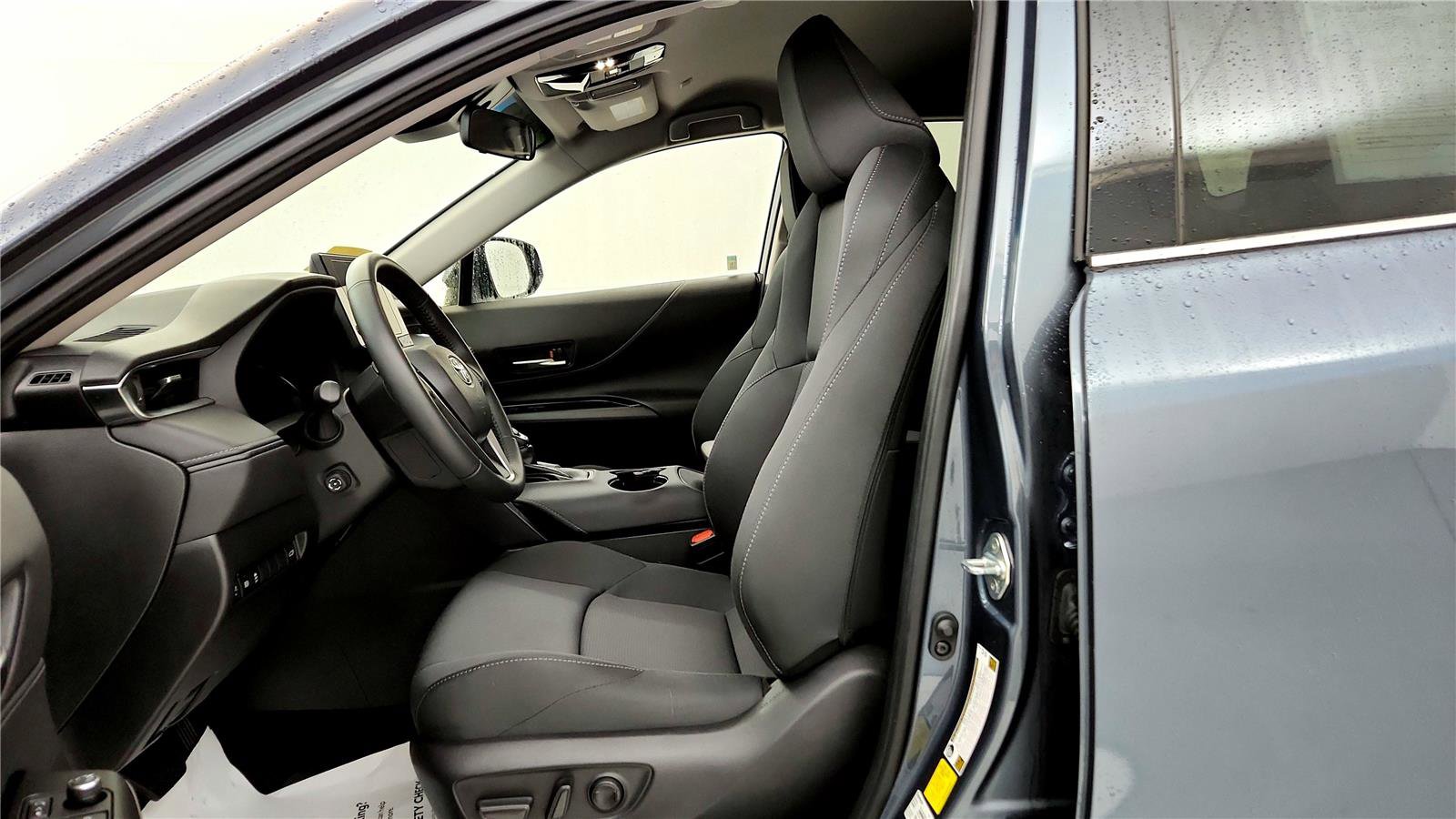 Certified 2023 Toyota Venza LE image 24