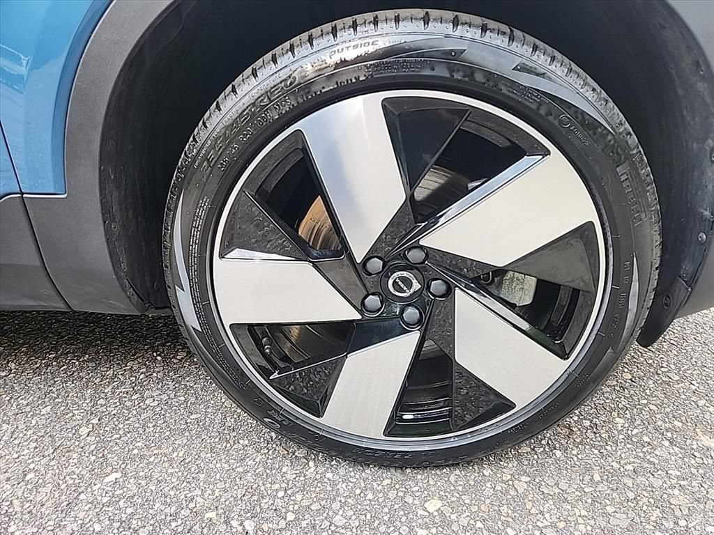 Certified 2023 Volvo XC40 Recharge Ultimate w/ Protection Package Premier AWD/4WD image 12