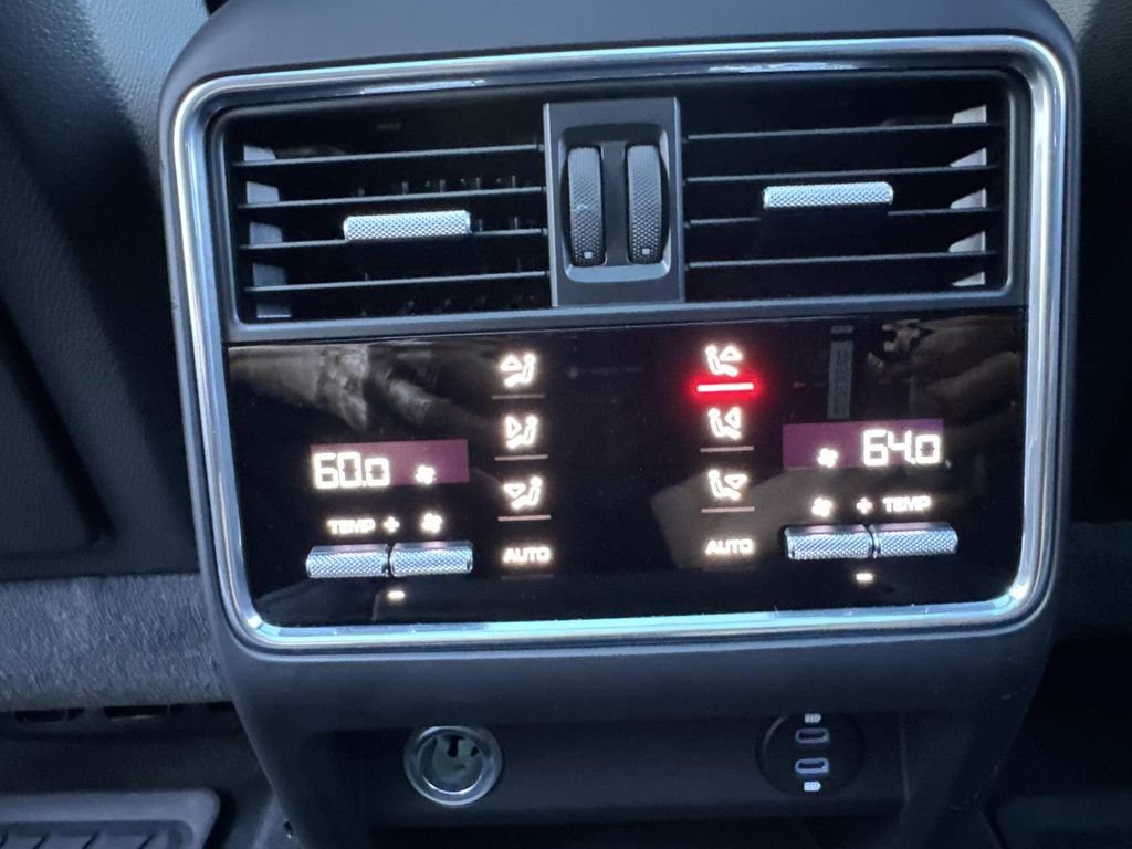 Certified 2023 Porsche Cayenne AWD/4WD image 16