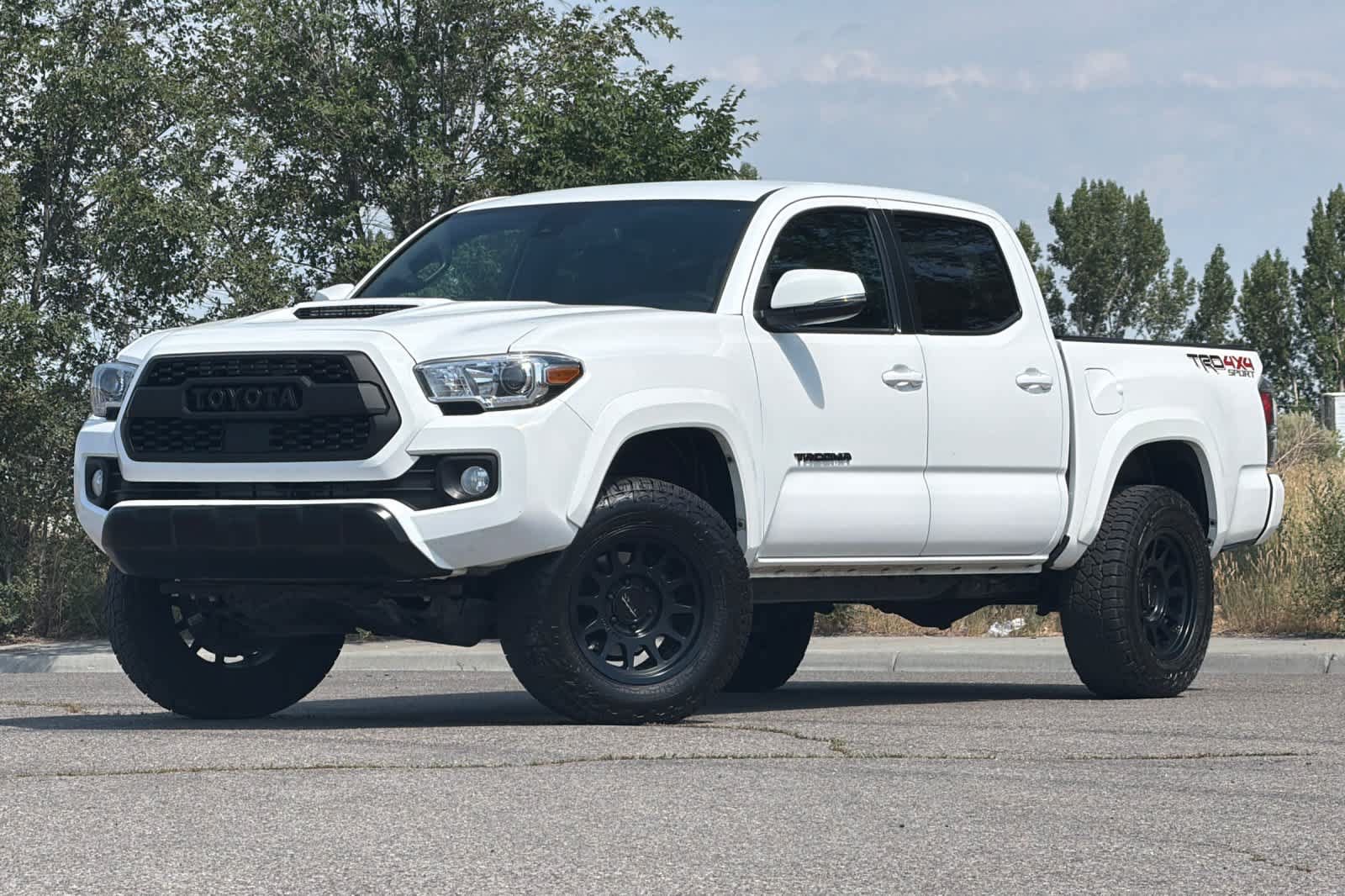 Used 2021 Toyota Tacoma TRD Sport w/ Technology Package AWD/4WD image 1