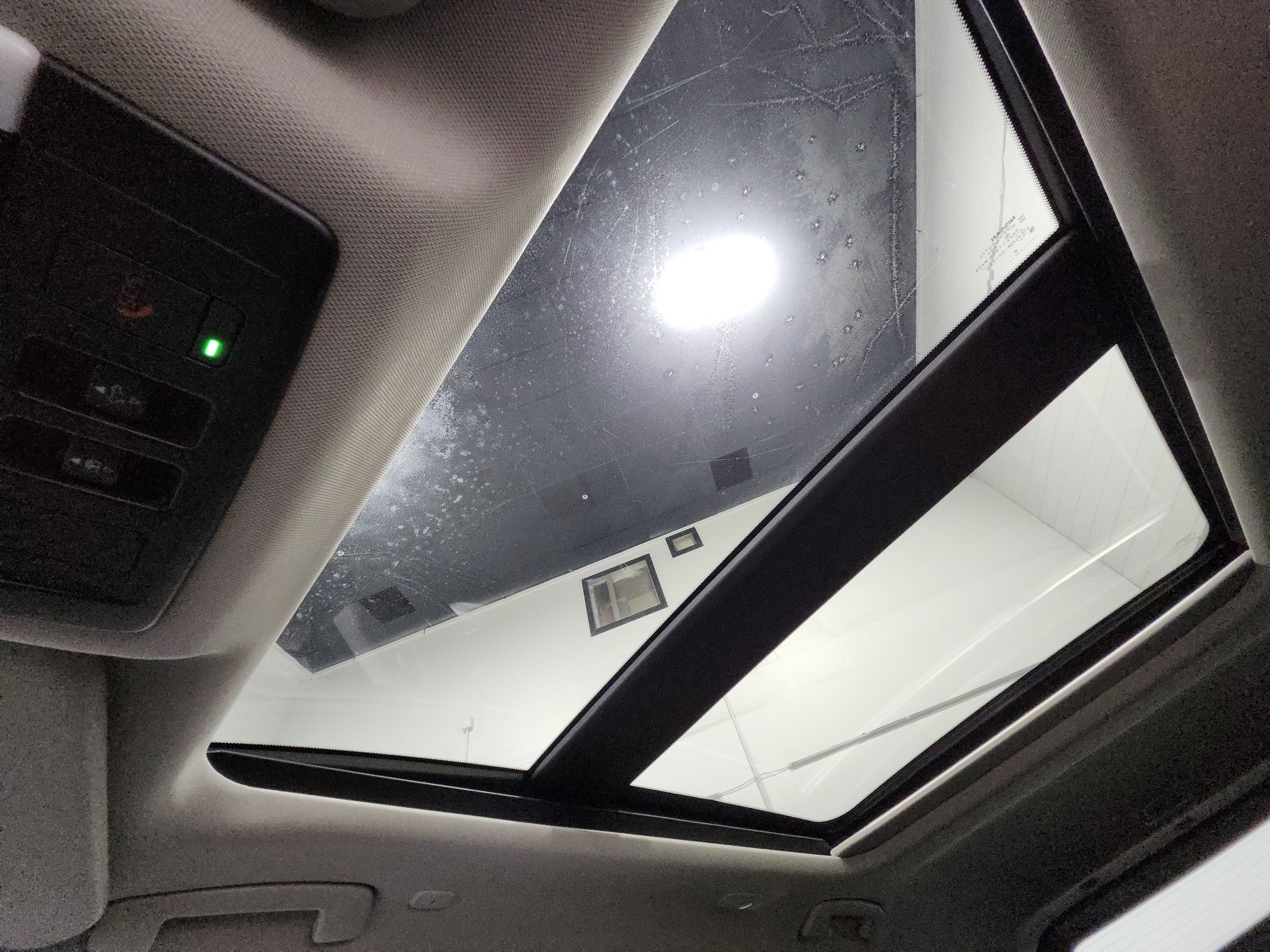 Used 2023 Nissan Rogue SL w/ SL Premium Package image 2