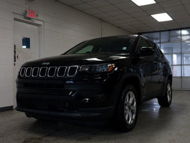 Certified 2025 Jeep Compass Sport image 19