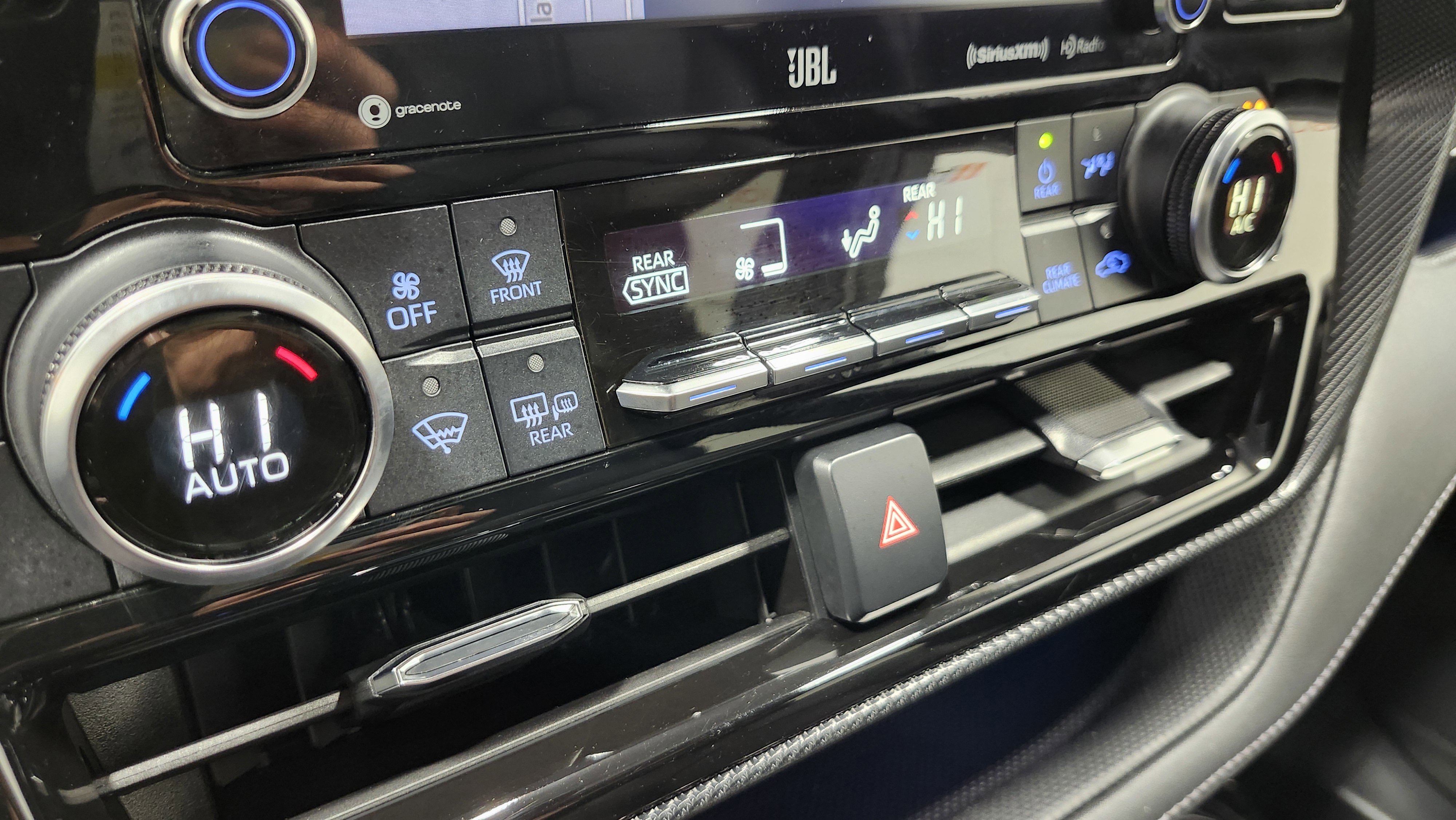 Used 2021 Toyota Highlander XSE image 34