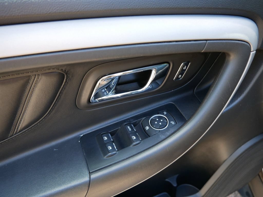 Used 2016 Ford Taurus SEL w/ Equipment Group 201A FWD image 15