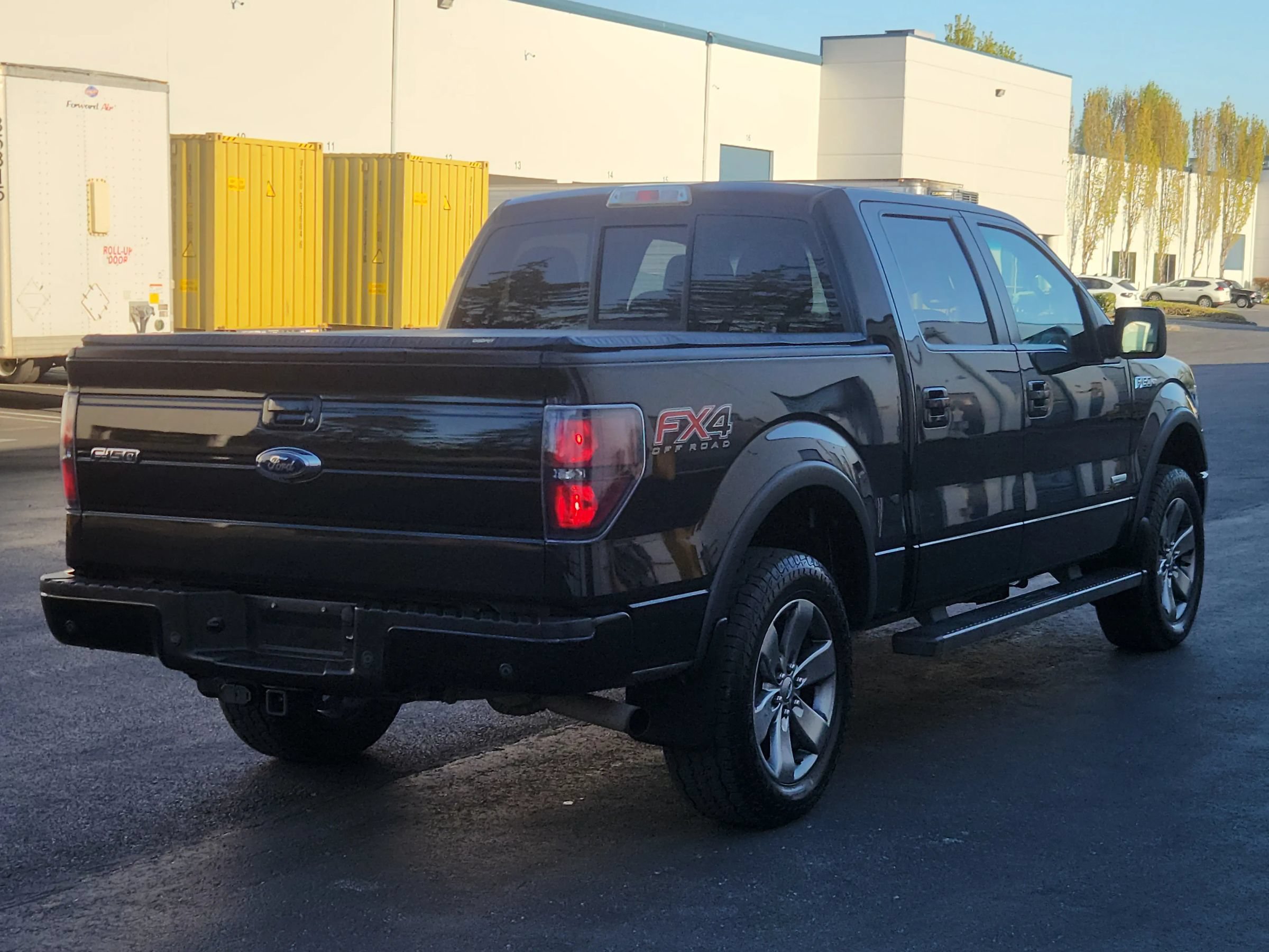 Used 2014 Ford F150 FX4 w/ Equipment Group 402A Luxury AWD/4WD image 4