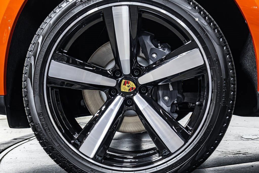 Used 2025 Porsche Macan image 24