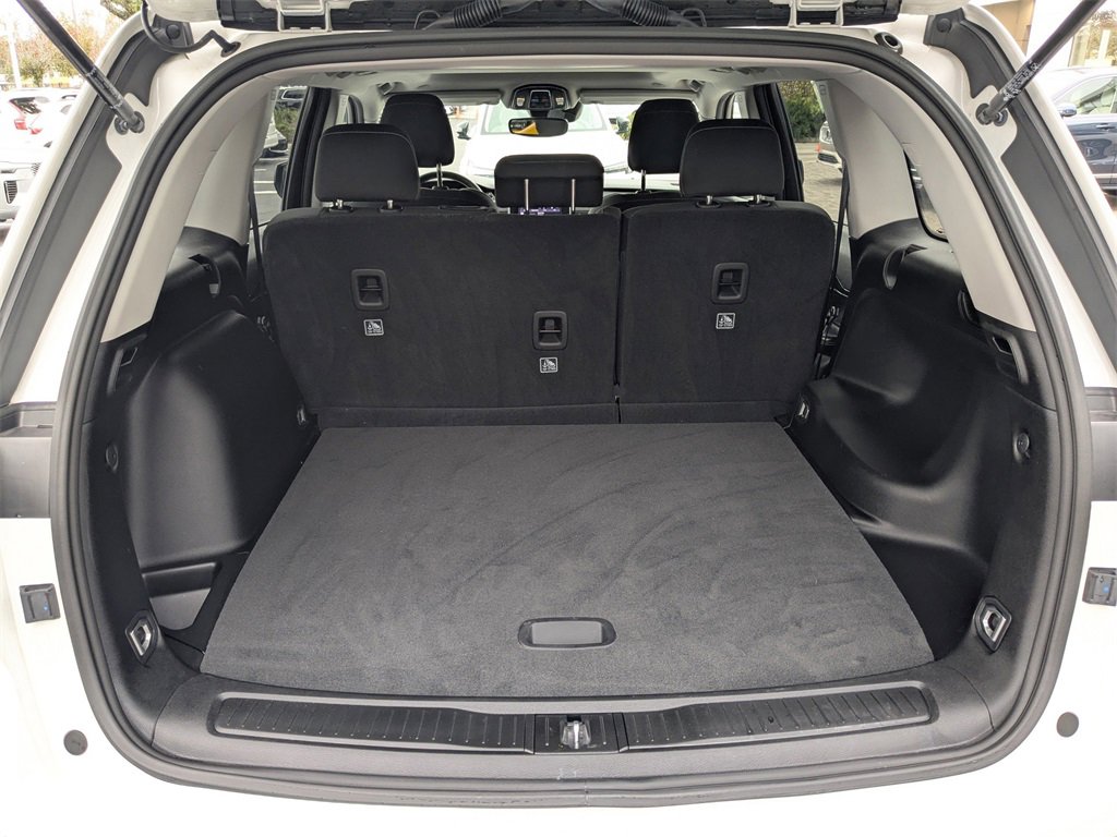 Used 2024 Jeep Grand Cherokee Laredo X image 15